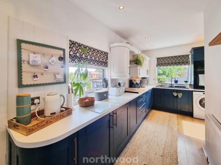 3 bedroom Semi-detached house for sale in Chestnut Avenue, Wheatley Hills, Doncaster, DN2