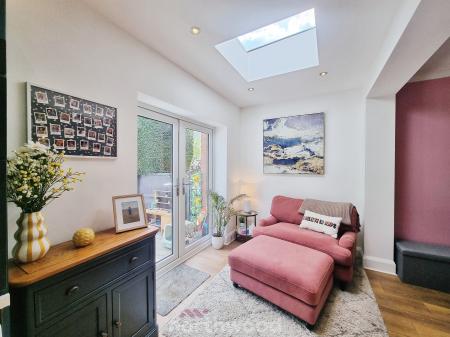3 bedroom Semi-detached house for sale in Chestnut Avenue, Wheatley Hills, Doncaster, DN2