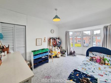 3 bedroom Semi-detached house for sale in Chestnut Avenue, Wheatley Hills, Doncaster, DN2