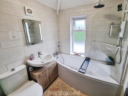 3 bedroom Semi-detached house for sale in Chestnut Avenue, Wheatley Hills, Doncaster, DN2