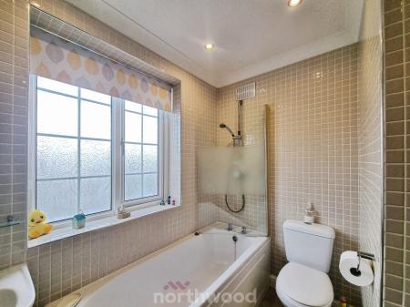 3 bedroom End of terrace house for sale in Everingham Road, Cantley, Doncaster, DN4