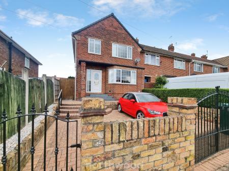 3 bedroom End of terrace house for sale in Everingham Road, Cantley, Doncaster, DN4