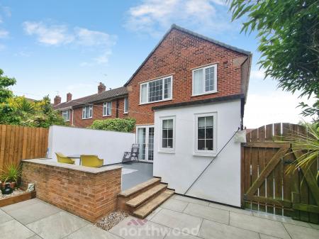 3 bedroom End of terrace house for sale in Everingham Road, Cantley, Doncaster, DN4