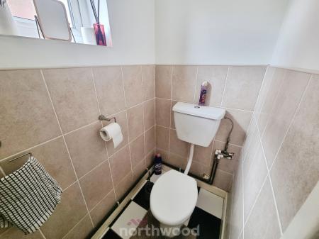4 bedroom End of terrace house for sale in Borrowdale Close, Carcroft, Doncaster, DN6