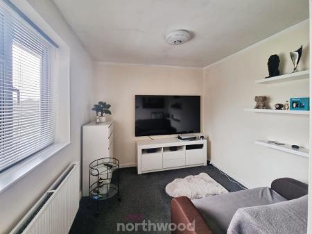 4 bedroom End of terrace house for sale in Borrowdale Close, Carcroft, Doncaster, DN6