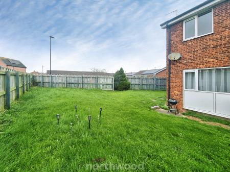 4 bedroom End of terrace house for sale in Borrowdale Close, Carcroft, Doncaster, DN6