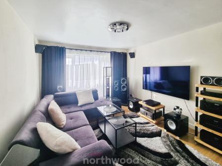 4 bedroom End of terrace house for sale in Borrowdale Close, Carcroft, Doncaster, DN6