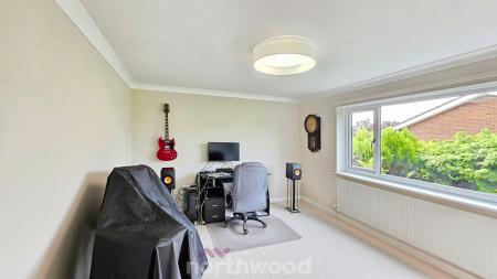 5 bedroom Detached house for sale in The Hollows, Bessacarr, Doncaster, DN4