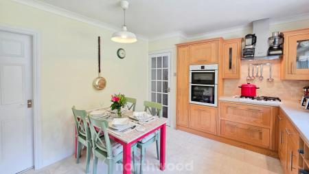 5 bedroom Detached house for sale in The Hollows, Bessacarr, Doncaster, DN4