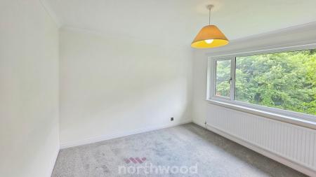 5 bedroom Detached house for sale in The Hollows, Bessacarr, Doncaster, DN4