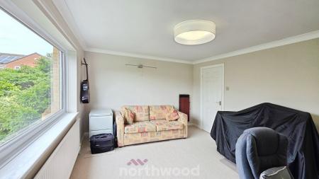 5 bedroom Detached house for sale in The Hollows, Bessacarr, Doncaster, DN4