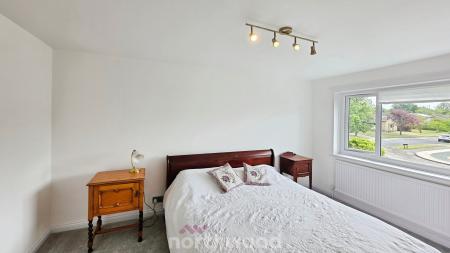 5 bedroom Detached house for sale in The Hollows, Bessacarr, Doncaster, DN4