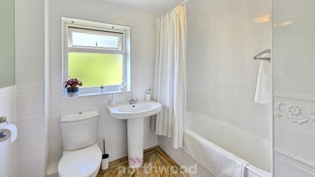 5 bedroom Detached house for sale in The Hollows, Bessacarr, Doncaster, DN4