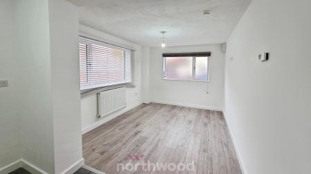 1 bedroom Flat to let in Bentley Road, Bentley, Doncaster, DN5
