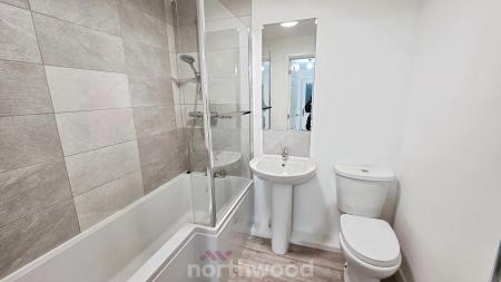 1 bedroom Flat to let in Bentley Road, Bentley, Doncaster, DN5