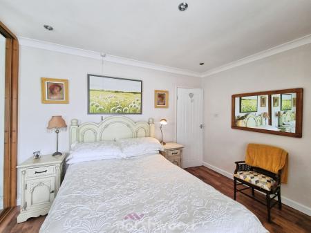 3 bedroom Terraced House for sale in Bardolf Road, Cantley, Doncaster, DN4