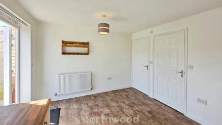 3 bedroom Semi-detached house to let in Fulwood Place, Bircotes, DN11