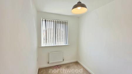 3 bedroom Semi-detached house to let in Fulwood Place, Bircotes, DN11