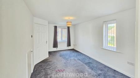 3 bedroom Semi-detached house to let in Fulwood Place, Bircotes, DN11