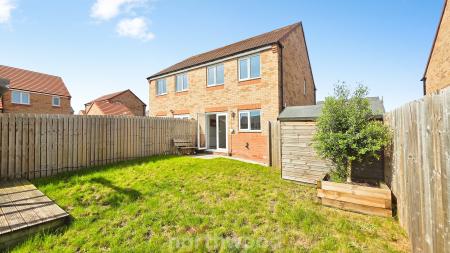 3 bedroom Semi-detached house to let in Fulwood Place, Bircotes, DN11