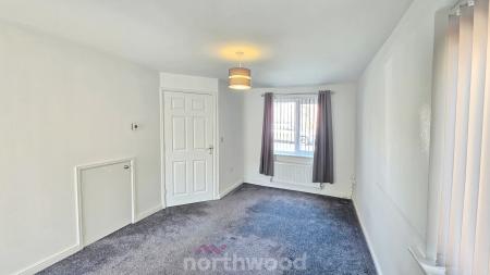 3 bedroom Semi-detached house to let in Fulwood Place, Bircotes, DN11