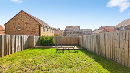 3 bedroom Semi-detached house to let in Fulwood Place, Bircotes, DN11
