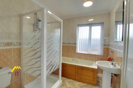 3 bedroom Semi-detached house to let in Exeter Road, Wheatley, Doncaster, DN2