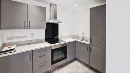 1 bedroom Flat to let in Portland Place, Doncaster, DN1