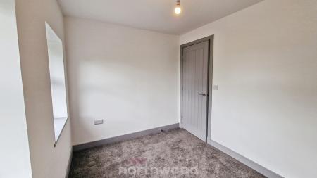 1 bedroom Flat to let in Portland Place, Doncaster, DN1