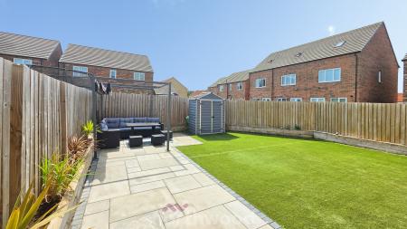 5 bedroom Detached house for sale in Fillies Avenue, Bessacarr, Doncaster, DN4