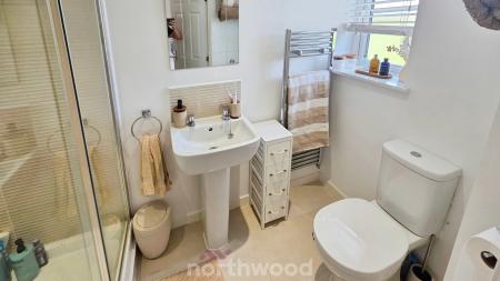5 bedroom Detached house for sale in Fillies Avenue, Bessacarr, Doncaster, DN4