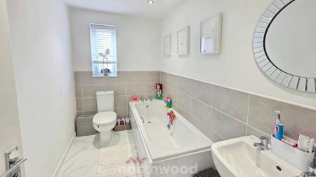 5 bedroom Detached house for sale in Fillies Avenue, Bessacarr, Doncaster, DN4