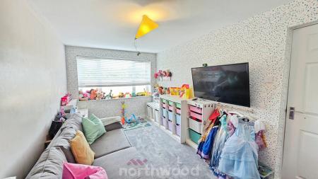 5 bedroom Detached house for sale in Fillies Avenue, Bessacarr, Doncaster, DN4