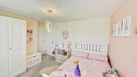 5 bedroom Detached house for sale in Fillies Avenue, Bessacarr, Doncaster, DN4