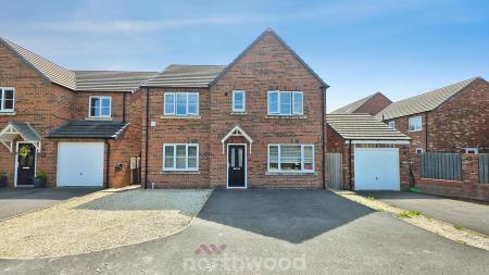 5 bedroom Detached house for sale in Fillies Avenue, Bessacarr, Doncaster, DN4