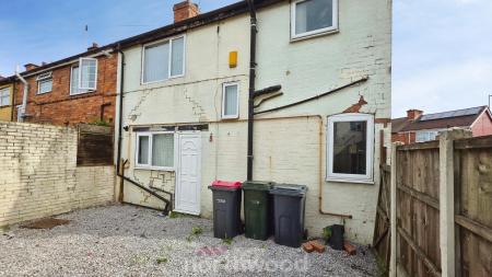 3 bedroom End of terrace house to let in Farquhar Road, Maltby, Rotherham, S66