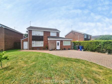 4 bedroom Detached house for sale in Cantley Manor Avenue, Cantley, Doncaster, DN4