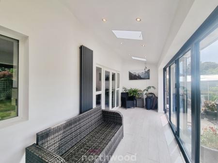 4 bedroom Detached house for sale in Cantley Manor Avenue, Cantley, Doncaster, DN4