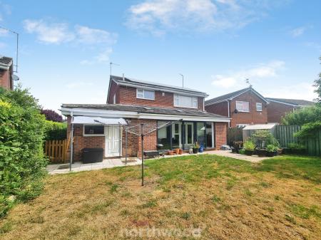 4 bedroom Detached house for sale in Cantley Manor Avenue, Cantley, Doncaster, DN4