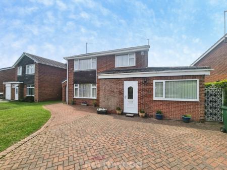 4 bedroom Detached house for sale in Cantley Manor Avenue, Cantley, Doncaster, DN4