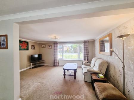 4 bedroom Detached house for sale in Cantley Manor Avenue, Cantley, Doncaster, DN4