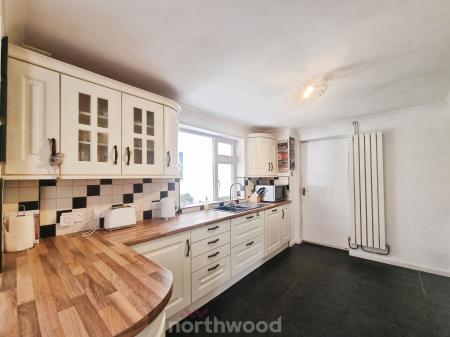 4 bedroom Detached house for sale in Cantley Manor Avenue, Cantley, Doncaster, DN4