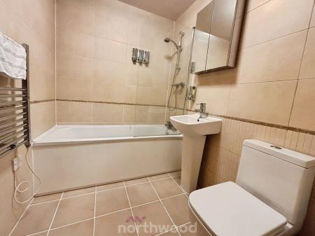 2 bedroom Flat to let in Kilner Court, Denaby Main, Doncaster, DN12