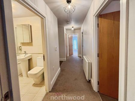 2 bedroom Flat to let in Kilner Court, Denaby Main, Doncaster, DN12