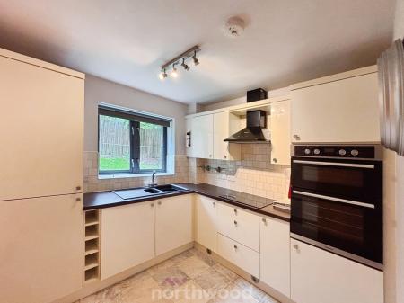 2 bedroom Flat to let in Kilner Court, Denaby Main, Doncaster, DN12