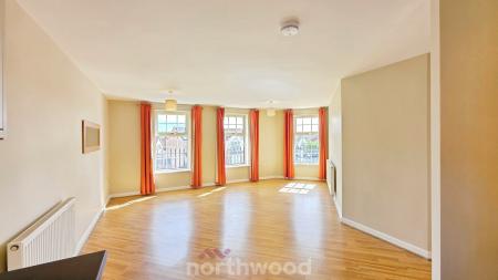 2 bedroom Flat for sale in Chelwood Court, Balby, Doncaster, DN4