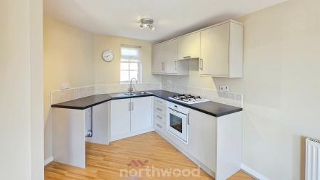 2 bedroom Flat for sale in Chelwood Court, Balby, Doncaster, DN4