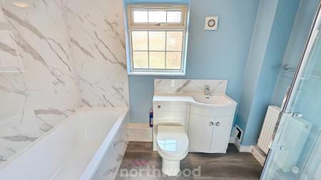 2 bedroom Flat for sale in Chelwood Court, Balby, Doncaster, DN4