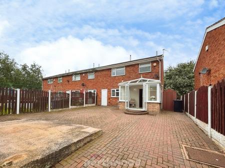 3 bedroom Semi-detached house to let in Staithes Walk, Denaby Main, Doncaster, Doncaster, DN12
