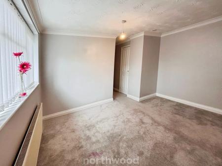 3 bedroom Semi-detached house to let in Staithes Walk, Denaby Main, Doncaster, Doncaster, DN12